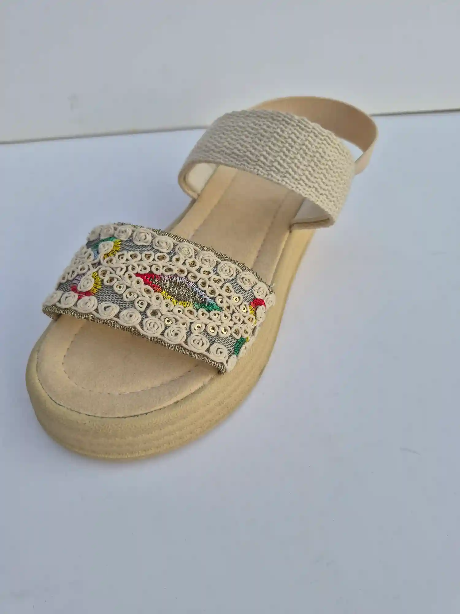 صندل  زنانه سنتی طرح لوزی کرم کد 253